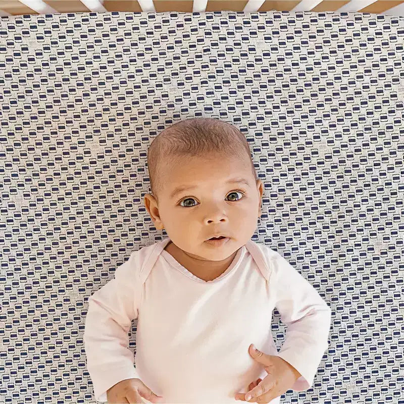 Matelas de lit de bébé et de tout-petit double face Simmons Kids – Radiant Sky : Ferme, mousse haute densité, housse imperméable, 3,8 kg