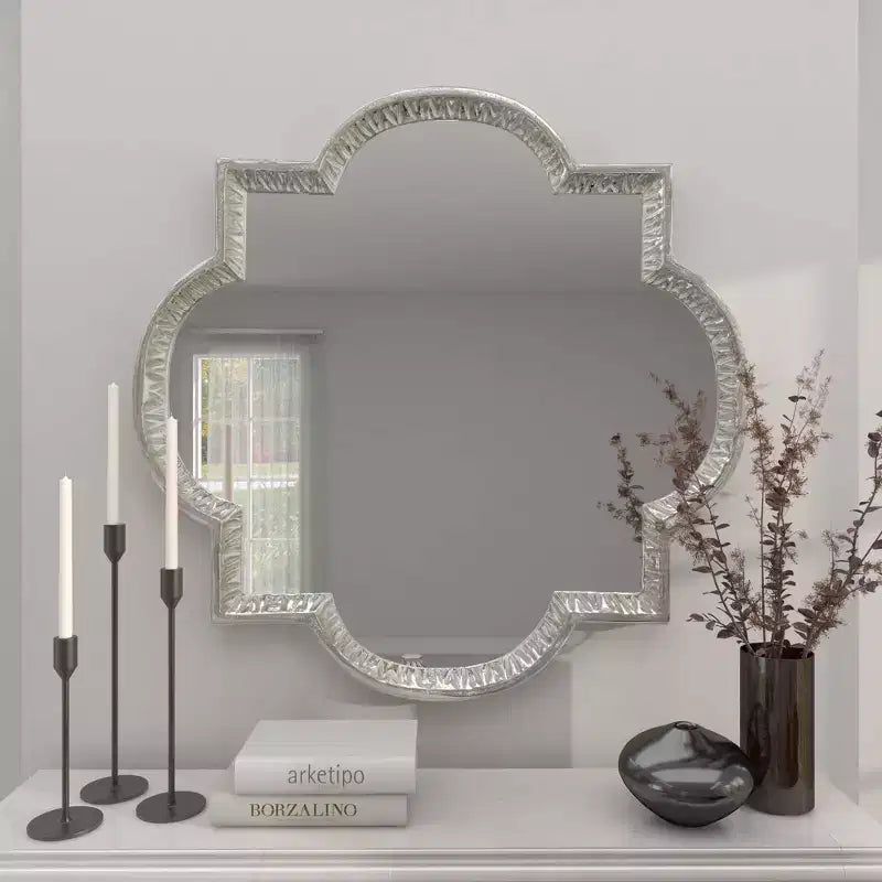 Miroir Mural Quadrilobe en Aluminium Gris - Olivia & May