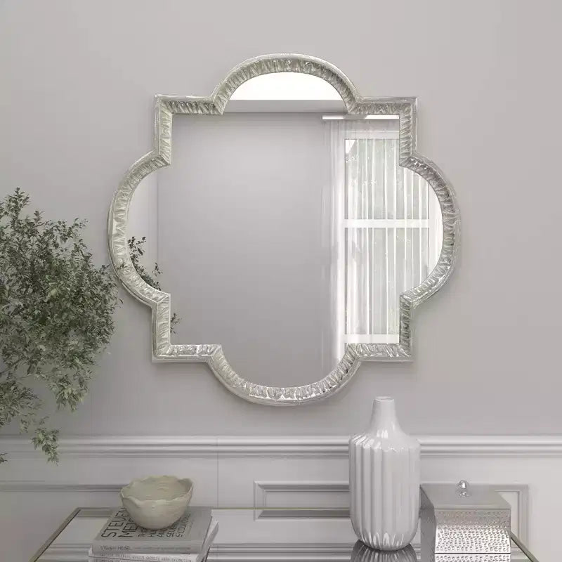 Miroir Mural Quadrilobe en Aluminium Gris - Olivia & May