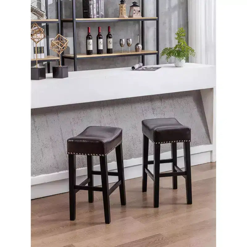 TROPOW Tabourets de bar en cuir PU 26 po, Tabourets de bar modernes avec garniture cloutée en selle, Chaises d'îlot, Tabourets de comptoir sans dossier rembourrés