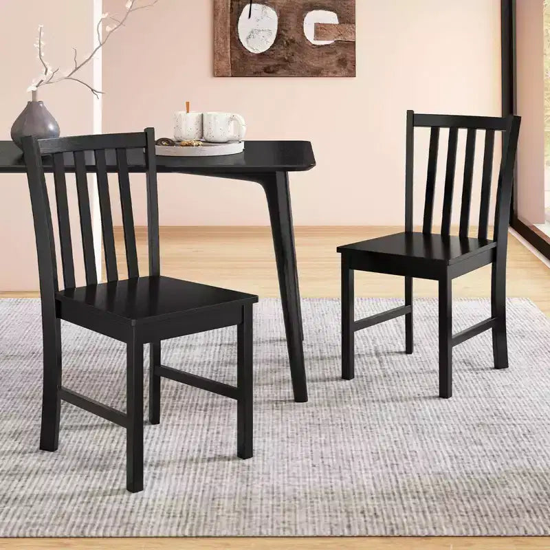 Lot de 4 chaises de salle à manger rustiques Costway avec dossier inclinable à lattes, assise large, pieds en bois d'hévéa, Noir/Blanc