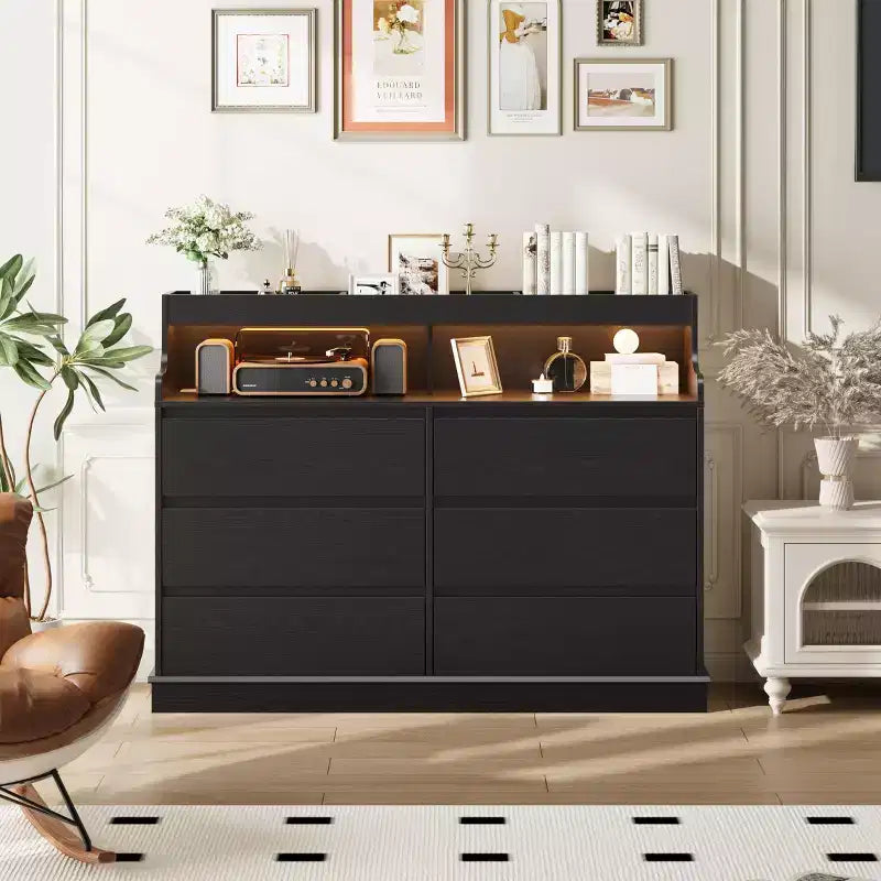Commode en chêne pour chambre à coucher avec 6 tiroirs, commode moderne avec lumières LED et station de charge, armoire de rangement spacieuse pour salon ou couloir