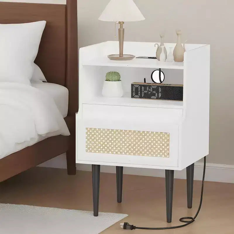Tables de chevet (lot de 2) avec station de charge, tiroir et étagère ouverte, table d'appoint avec accent en rotin, table de nuit