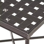 Table d'appoint minimaliste Okak avec cadre en métal et conception renforcée, table d'appoint avec plateau tissé, table d'appoint pour salon, patio, noir