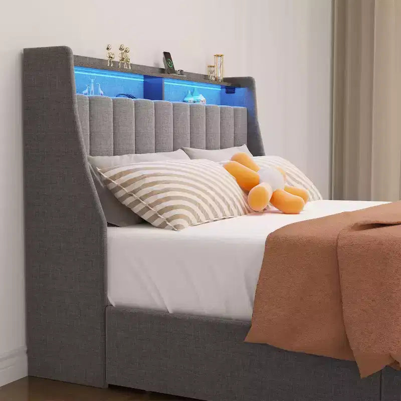 Cadre de lit double LED métallique, tête de lit en forme d'ailes + 4 tiroirs, une nouvelle expérience de rangement multifonctionnelle.