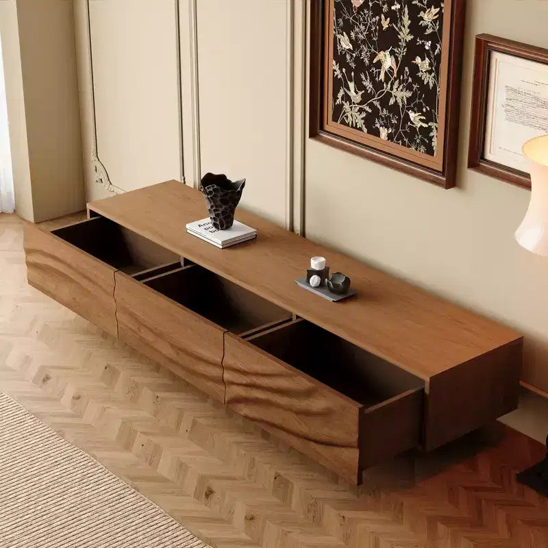 Meuble TV Luck Live 82.83 de style moderne du milieu du siècle en bois massif – 3 tiroirs, pieds en métal et trous de ventilation