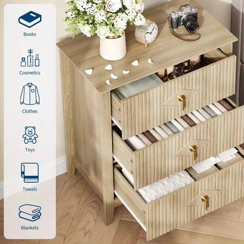 Commode GustoWave pour chambre à coucher avec 3 tiroirs, commode moderne de 71 cm de large avec poignée métallique, organisateur de tiroirs en bois pour chambre à coucher, salon
