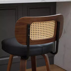 Homy Casa - Ensemble de 3 tabourets de bar pivotants à hauteur de comptoir, dossier en rotin avec assise rembourrée, pieds en bois de noyer, hauteur d'assise de 65 cm