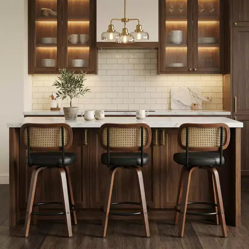 Homy Casa - Ensemble de 3 tabourets de bar pivotants à hauteur de comptoir, dossier en rotin avec assise rembourrée, pieds en bois de noyer, hauteur d'assise de 65 cm