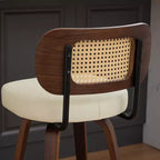 Homy Casa - Ensemble de 3 tabourets de bar pivotants à hauteur de comptoir, dossier en rotin avec assise rembourrée, pieds en bois de noyer, hauteur d'assise de 65 cm