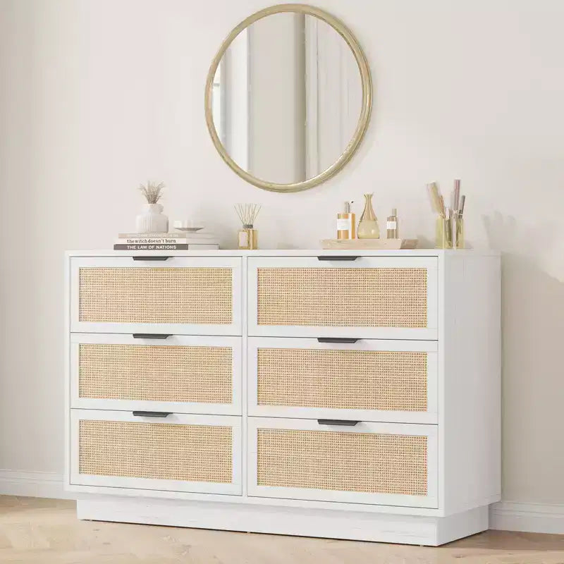 Commode 6 tiroirs en rotin, 120 cm de large, blanche, avec poignées métalliques et base en bois robuste pour chambre, salon, chambre d'enfant, placard