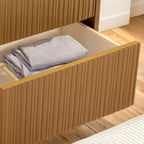 Table de chevet à 2 tiroirs Teamson Home Tremolo, style bohème moderne, en bois massif avec façades cannelées contemporaines