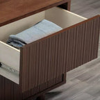 Table de chevet à 2 tiroirs Teamson Home Tremolo, style bohème moderne, en bois massif avec façades cannelées contemporaines