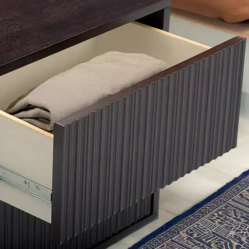Table de chevet à 2 tiroirs Teamson Home Tremolo, style bohème moderne, en bois massif avec façades cannelées contemporaines
