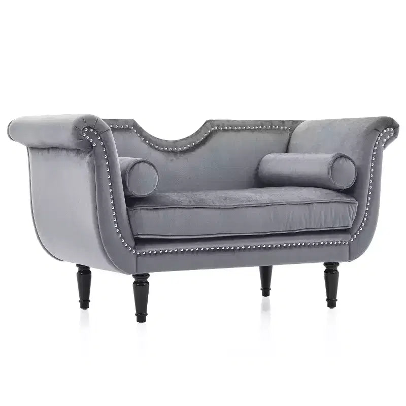 Banc en velours Christopher Knight Home Baird avec garniture cloutée et bras incurvés, 2 oreillers et pieds en bois