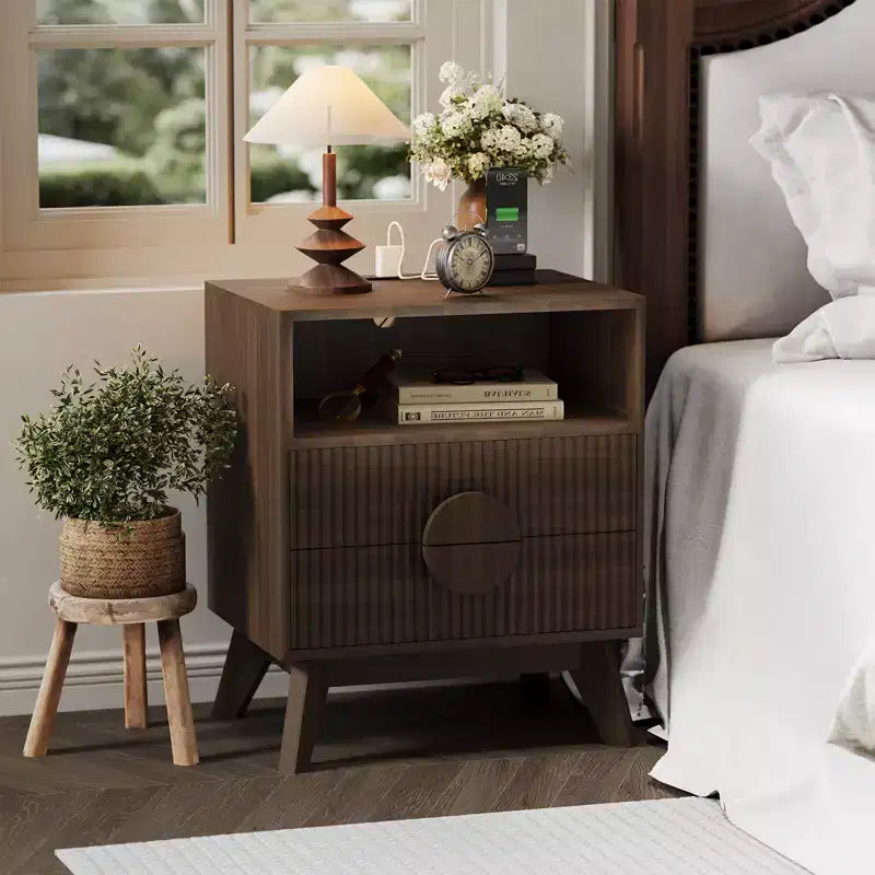 Tables de Chevet en Bois Cannelé avec Station de Charge, 2 Tiroirs et Étagère Ouverte pour Chambre ou Salon