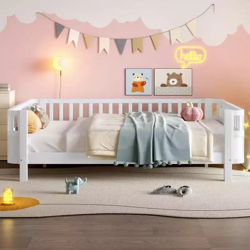 Lit plateforme intégral Bellemave avec barrières de sécurité et clôture amovible, lit plateforme en bois massif pour enfants, blanc