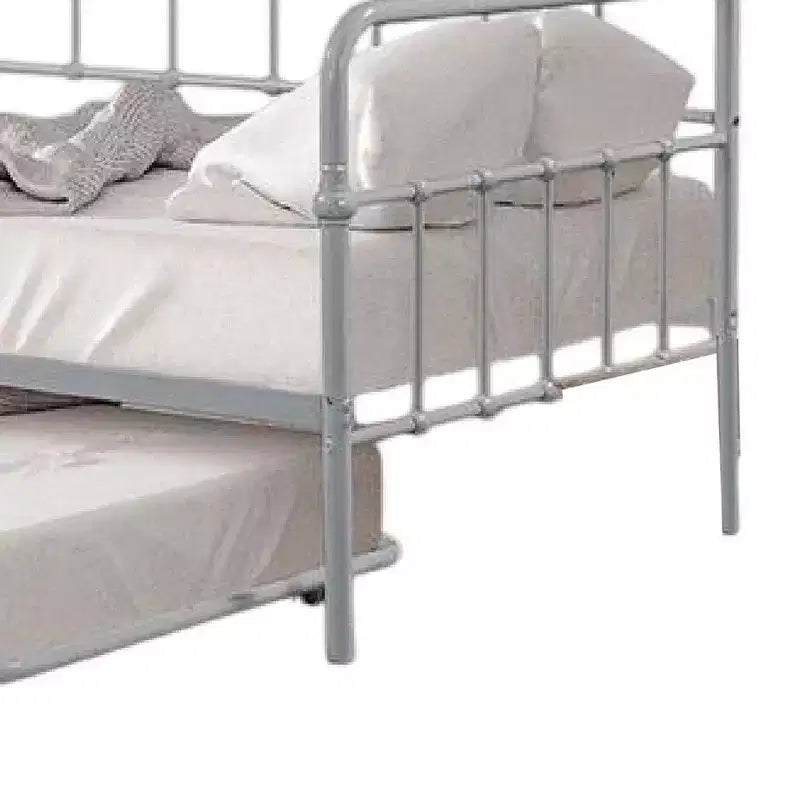 Lit de repos Royal Hampton avec lit gigogne escamotable, structure ouverte en métal argenté classique