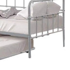 Lit de repos Royal Hampton avec lit gigogne escamotable, structure ouverte en métal argenté classique