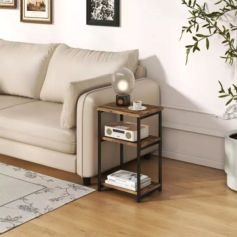 Table d'appoint rustique à 3 niveaux pour petits espaces, petite table d'appoint de ferme en bois avec étagères de rangement, table de chevet fine pour chambre, salon, bureau
