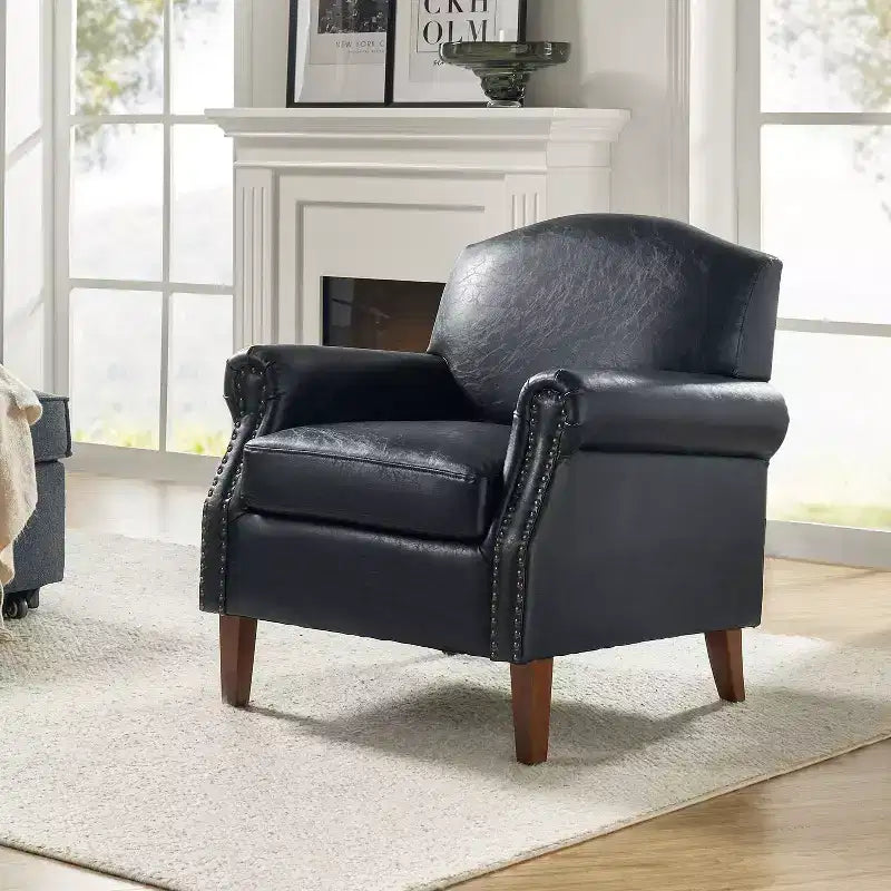 Fauteuil transitoire Gianluigi en cuir vegan avec garniture cloutée pour chambre et salon | ART OF LIVING DESIGNS