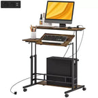 Bureau Debout HOMCOM avec Prises Électriques, Bureau Réglable en Hauteur avec Plateau Inclinable, Roues Verrouillables, Étagère, pour Bureau à Domicile