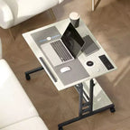 Bureau Debout HOMCOM avec Prises Électriques, Bureau Réglable en Hauteur avec Plateau Inclinable, Roues Verrouillables, Étagère, pour Bureau à Domicile