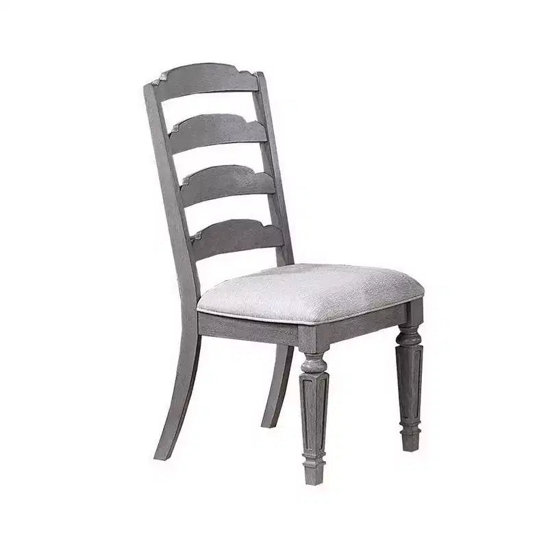 Lot de 2 chaises de salle à manger Royal Hampton, Sculptées, à dossier échelle, Bois gris clair