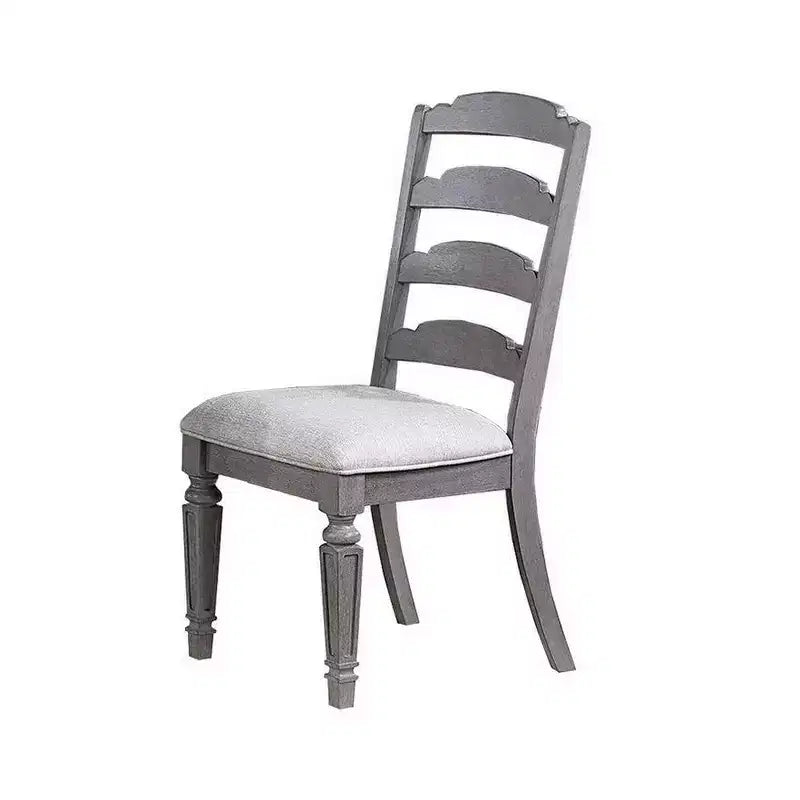 Lot de 2 chaises de salle à manger Royal Hampton, Sculptées, à dossier échelle, Bois gris clair