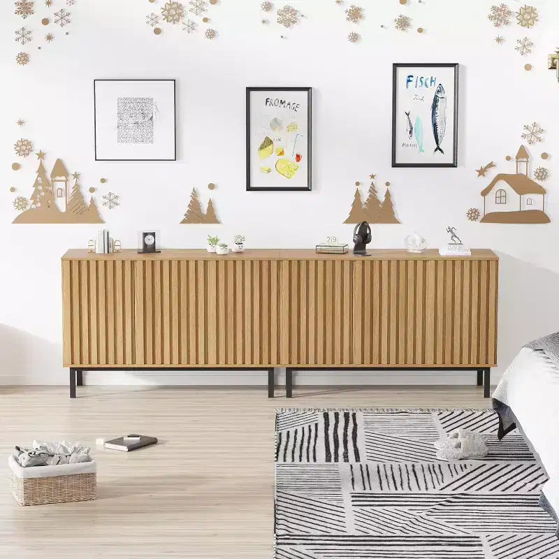 Bahut de buffet avec rangement et portes cannelées, meuble de rangement en bois sur pieds