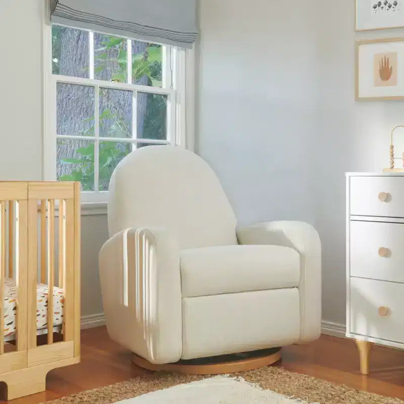 Fauteuil inclinable et pivotant Nami de Babyletto avec port USB