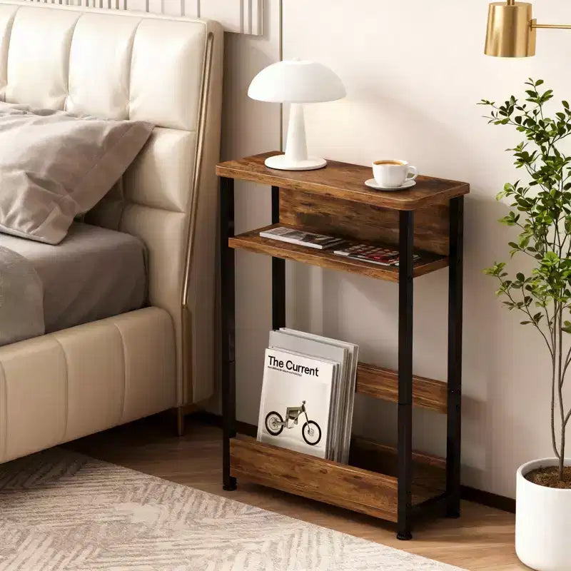 Table d'appoint étroite COZONY avec étagère de rangement à 3 niveaux et porte-revues, table de chevet mince pour petits espaces, table de nuit étroite et moderne pour salon