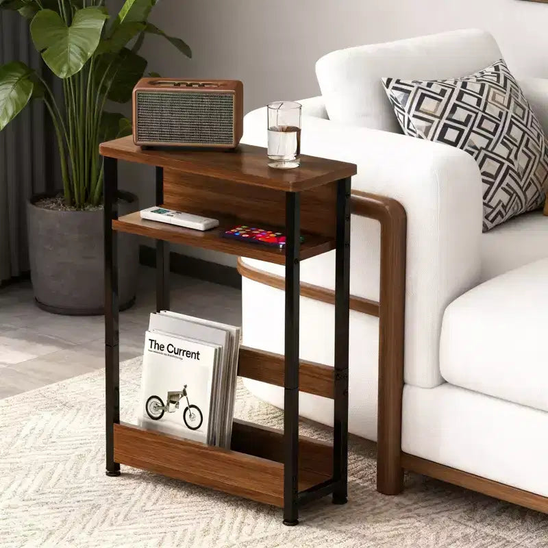 Table d'appoint étroite COZONY avec étagère de rangement à 3 niveaux et porte-revues, table de chevet mince pour petits espaces, table de nuit étroite et moderne pour salon
