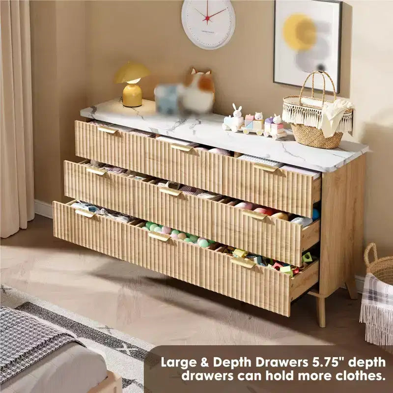 Commode de chambre à 9 tiroirs, chiffonnier de 154 cm de large avec poignées dorées, commode cannelée Meuble TV, organisateur de rangement de vêtements pour salon