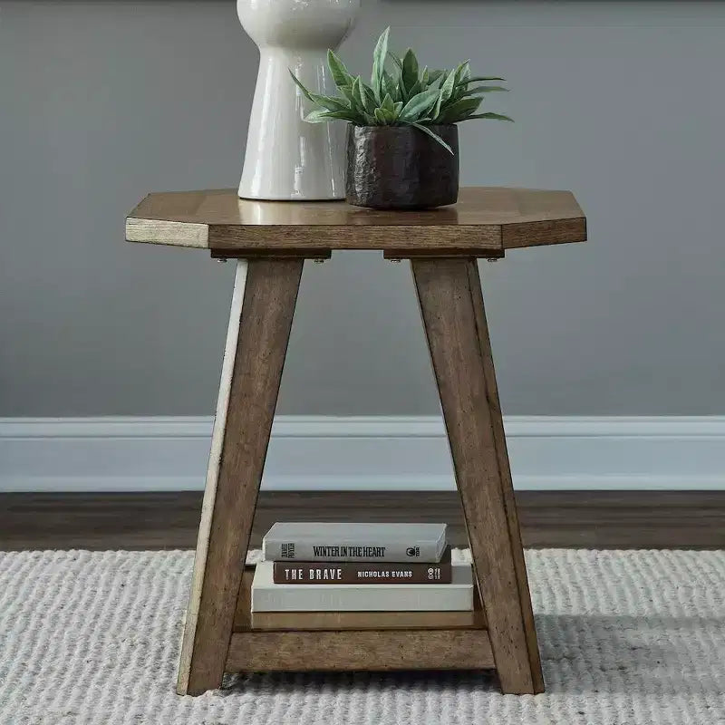 Liberty Furniture, table d'appoint octogonale Carolina Park pour salon - Chêne ambre-brun