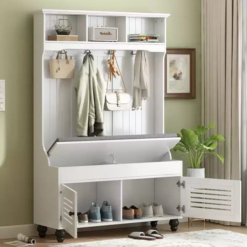 Meuble d'entrée Okak 5-en-1 avec portes persiennes, porte-manteau autoportant avec coussin et 4 crochets robustes, large support pour manteaux pour couloir, blanc