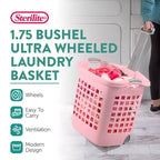Lot de 4 paniers à linge à roulettes Sterilite Ultra, 60 litres, avec poignées, rose