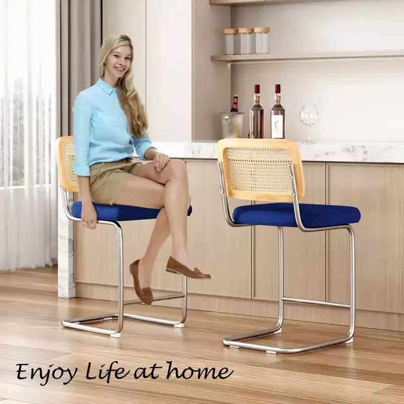 Okak Lot de 2 tabourets de comptoir de 61 cm, tabourets de bar rembourrés en cuir PU avec dossier en rotin naturel, chaises de bar modernes sans accoudoirs pour îlot de cuisine