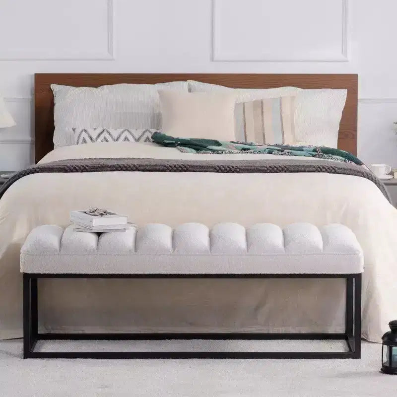 TUYOHW Banc capitonné en cuir PU de 54 pouces avec base en métal, banc d'entrée moderne pour chambre à coucher et salon