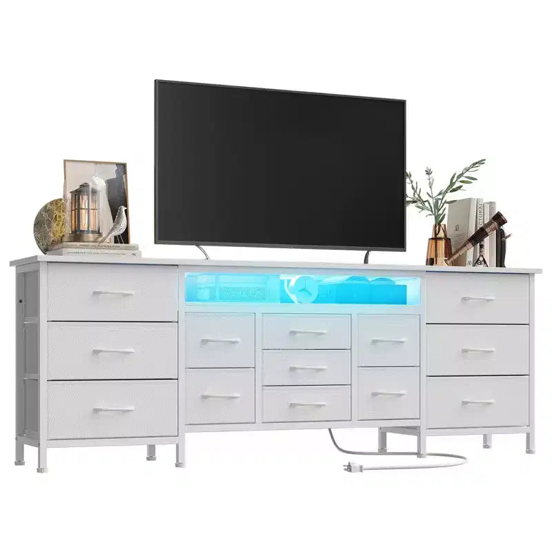 Meuble TV commode de 70 pouces pour téléviseurs de 65, 75, 80 pouces, grande commode de 13 tiroirs en tissu avec prises de courant et lumières LED pour chambre à coucher