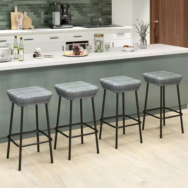 Tabourets de bar en métal Costway de 75 cm, lot de 2, avec assise en rotin et repose-pieds pour jardin.