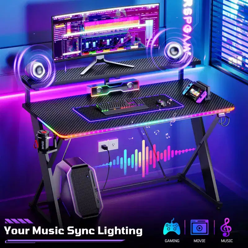 RSPGAME Basic 43 Bureau de jeu lumineux synchronisé avec la musique, support de moniteur ergonomique en forme de X, table de joueur, bureau d'ordinateur avec porte-gobelet et support de casque