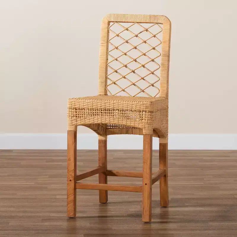 bali & pari Tabouret de bar hauteur comptoir en rotin et bois Moscou Noyer/Naturel : Style bohème, cadre en manguier, aucun assemblage requis