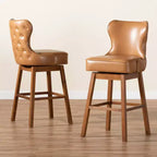 Lot de 2 tabourets de bar pivotants en bois tan Gradisca marron - Baxton Studio : rembourrés, garniture cloutée, forme rectangulaire