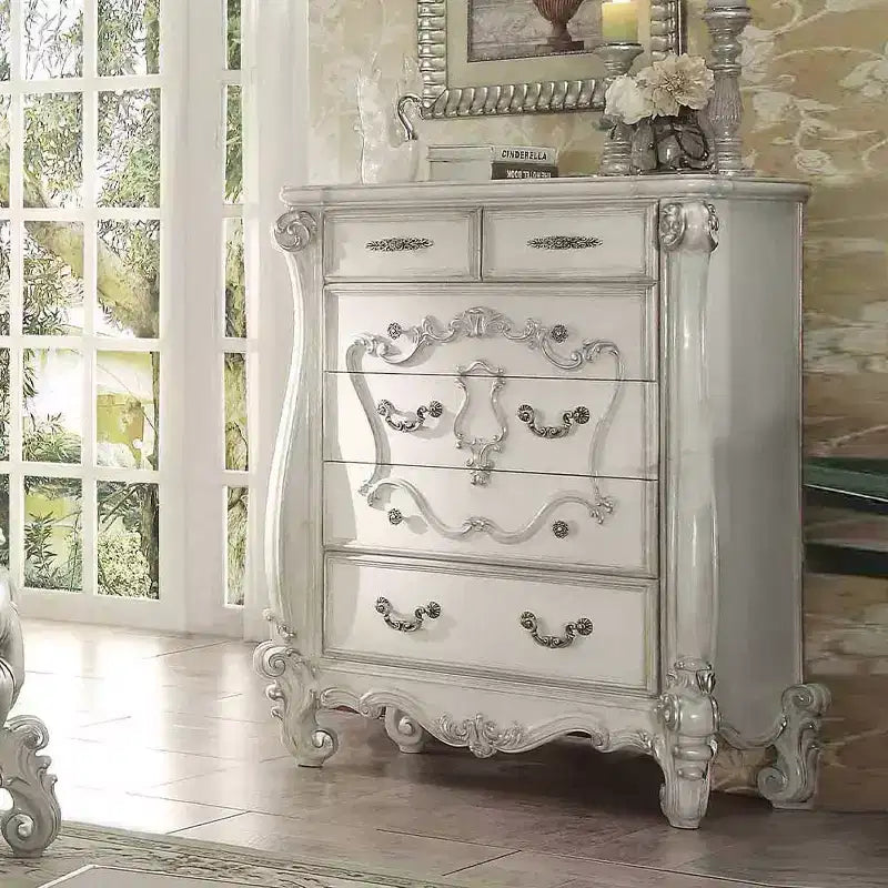 Ensembles de chambre Versailles 47" Blanc cassé - Meubles Acme : Style royal, rangement 5 tiroirs