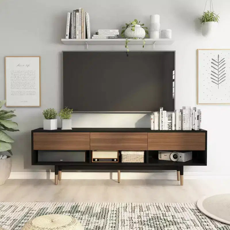 Meuble TV Vanore mi-siècle à 3 tiroirs pour téléviseurs jusqu'à 80 pouces noir : meuble de divertissement avec étagères ouvertes, disponible 24h/24, 7j/7.