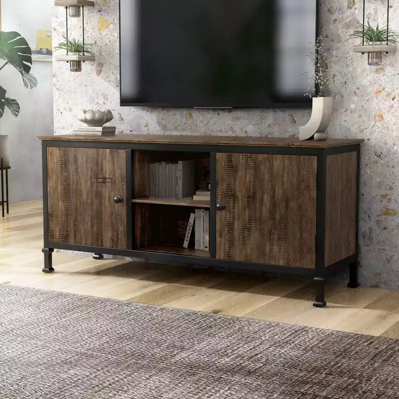 Meuble TV Kelson multi-rangements 24/7 Shop At Home pour TV jusqu'à 65 po : pieds en métal, gestion des câbles, étagères fixes