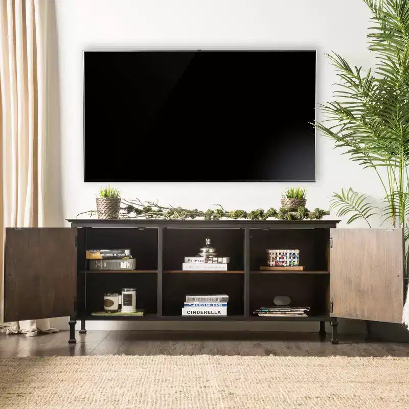 Meuble TV Kelson multi-rangements 24/7 Shop At Home pour TV jusqu'à 65 po : pieds en métal, gestion des câbles, étagères fixes