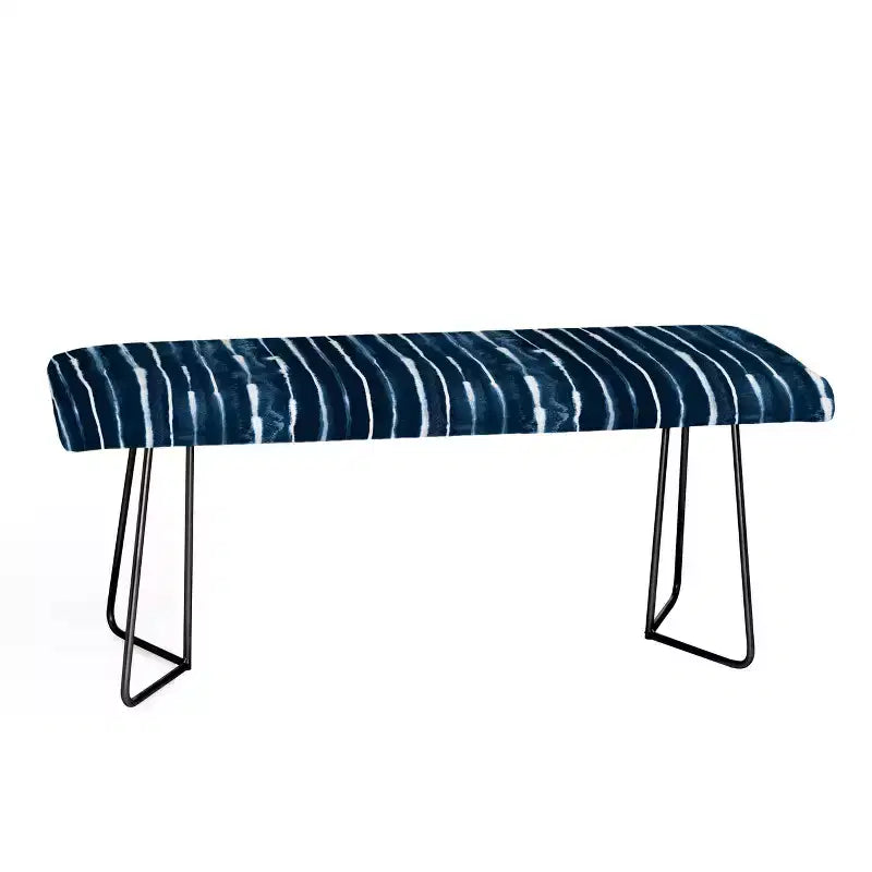 Banc rayé Ninola Design Navy Ink Bleu/Noir - Deny Designs : Faux cuir, pieds en acier, 117 cm l.