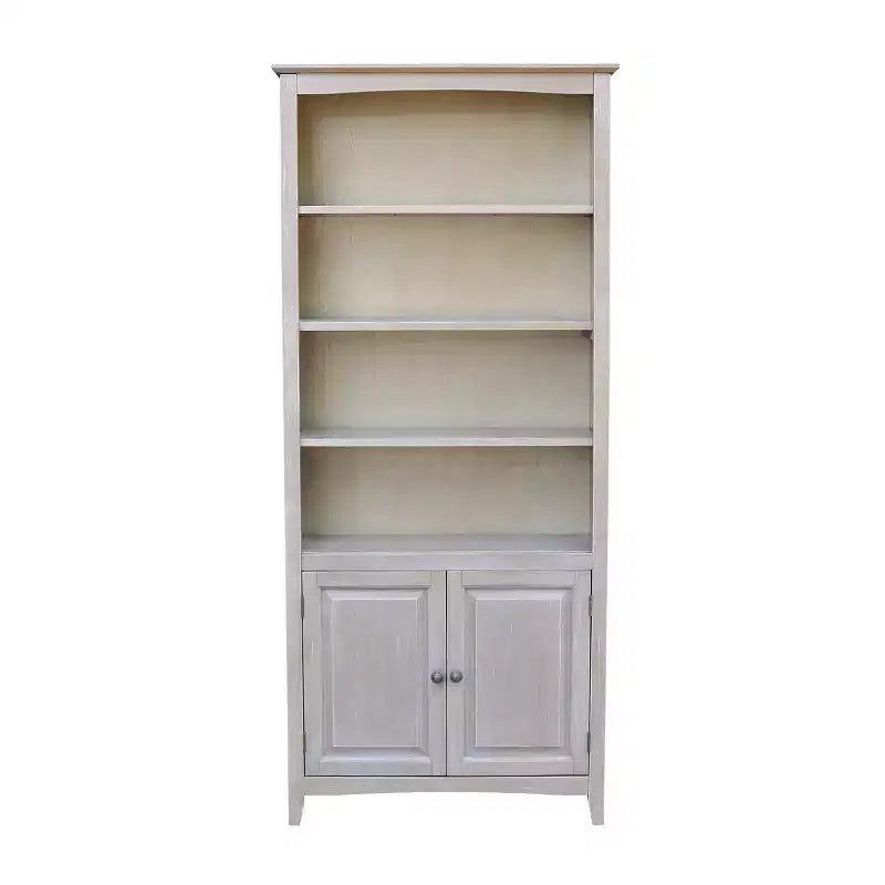 Bibliothèque International Concepts 72 po. Shaker avec deux portes inférieures Gris délavé : Parawood massif, design de style Mid-Century, étagères réglables